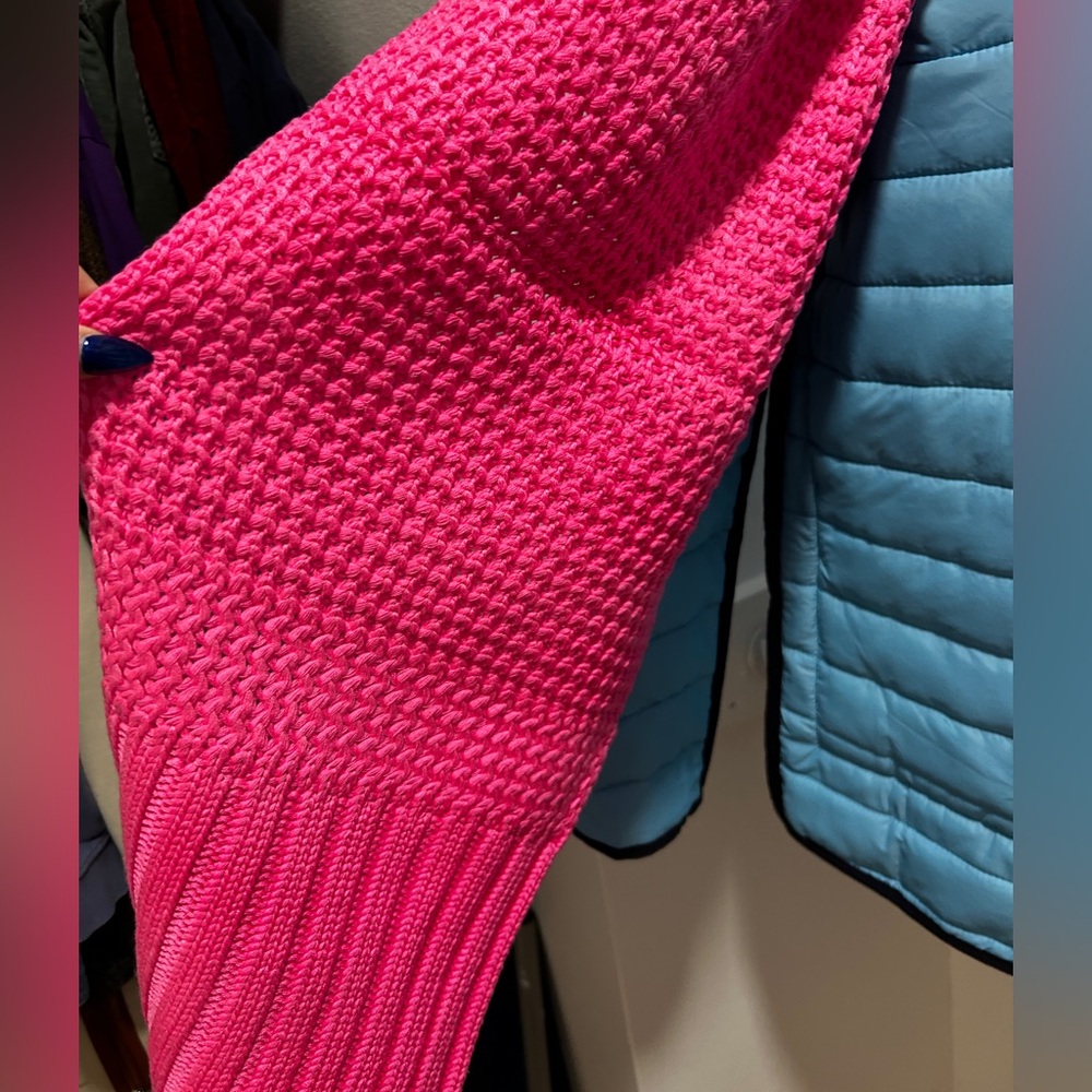 UGG French Pink scarf. NWT - Picture 3 of 7